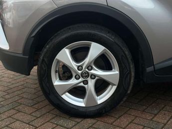 TOYOTA C-HR 1.8 C-HR Icon HEV CVT 5dr