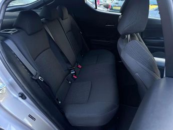 TOYOTA C-HR 1.8 C-HR Icon HEV CVT 5dr