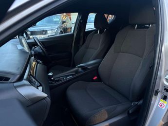 TOYOTA C-HR 1.8 C-HR Icon HEV CVT 5dr