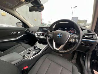 BMW 3 SERIES 2.0 330e 12kWh SE Pro Touring 5dr Petrol Plug-in Hybrid Auto Eur