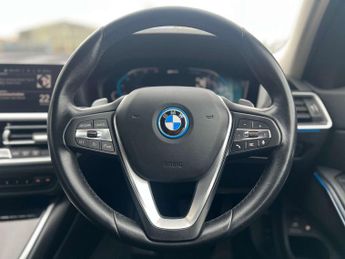 BMW 3 SERIES 2.0 330e 12kWh SE Pro Touring 5dr Petrol Plug-in Hybrid Auto Eur