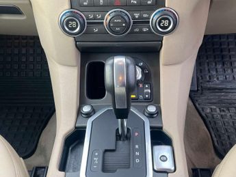 Land Rover DISCOVERY 3.0 Discovery XS SDV6 Auto 4WD 5dr