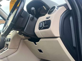 Land Rover DISCOVERY 3.0 Discovery XS SDV6 Auto 4WD 5dr