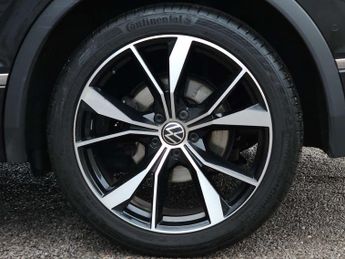 VOLKSWAGEN TIGUAN 1.5 Tiguan R-Line TSi Semi-Auto 5dr