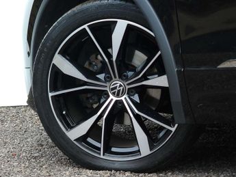VOLKSWAGEN TIGUAN 1.5 Tiguan R-Line TSi Semi-Auto 5dr