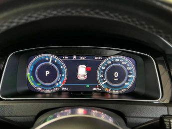 VOLKSWAGEN GOLF 1.4 Golf GTE Advance Semi-Auto 5dr