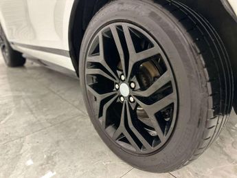 Land Rover RANGE ROVER EVOQUE 2.0 Range Rover Evoque R-Dynamic SE D Auto 4WD 5dr