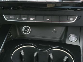 AUDI A4 2.0 A4 Black Edition 35 TDI Semi-Auto 5dr