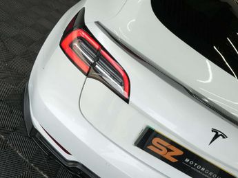 Tesla Model 3 Model 3 Standard Range + 4dr