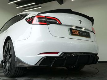 Tesla Model 3 Model 3 Standard Range + 4dr