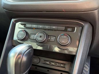 Volkswagen TIGUAN 1.4 Tiguan SE Nav TSi 4Motion Semi-Auto 4WD 5dr