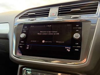 Volkswagen TIGUAN 1.4 Tiguan SE Nav TSi 4Motion Semi-Auto 4WD 5dr