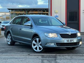 Skoda Superb 3.6 V6 Elegance Hatchback 5dr Petrol DSG 4WD Euro 5 (260 ps)