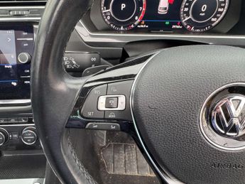 Volkswagen TIGUAN 2.0 Tiguan SEL TSi BlueMotion Technology 4Motion Semi-Auto 4WD 5