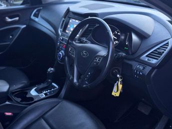 HYUNDAI SANTA FE 2.2 Santa Fe Premium Blue Drive CRDi Auto 4WD 5dr