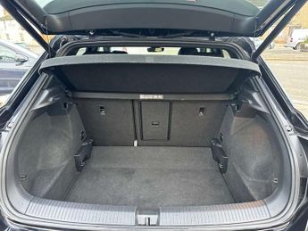 VOLKSWAGEN T-ROC 1.5 T-Roc R-Line TSi Evo Semi-Auto 5dr