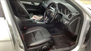 MERCEDES-BENZ C-CLASS 2.1 C220 AMG Sport+ CDi BlueEfficiency Auto 4dr