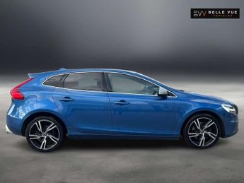 VOLVO V40 2.0 V40 R-Design Pro D3 Automatic 5dr - NATIONAL DELIVERY*