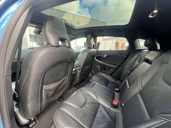 VOLVO V40 2.0 V40 R-Design Pro D3 Automatic 5dr - NATIONAL DELIVERY*