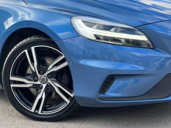 VOLVO V40 2.0 V40 R-Design Pro D3 Automatic 5dr - NATIONAL DELIVERY*