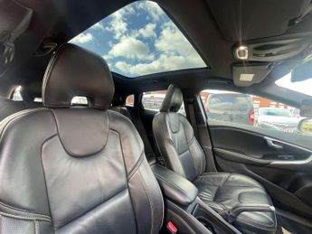 VOLVO V40 2.0 V40 R-Design Pro D3 Automatic 5dr - NATIONAL DELIVERY*