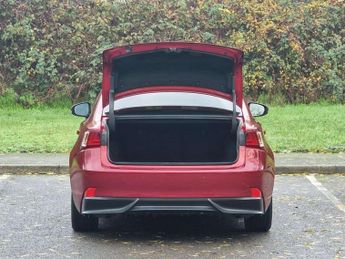 Lexus IS 2.5 300h Executive Edition Saloon 4dr Petrol Hybrid E-CVT Euro 6