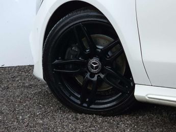 MERCEDES-BENZ CLA 2.1 CLA 220 D AMG Line Auto 5dr