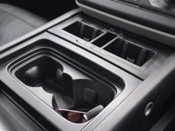 Land Rover DEFENDER 110 2.0 SD4 HSE SUV 5dr Diesel Auto 4WD Euro 6 (s/s) (240 ps)