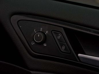 Volkswagen GOLF 2.0 TSI R Hatchback 5dr Petrol DSG 4Motion Euro 6 (s/s) (300 ps)