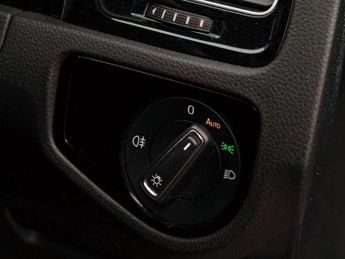 Volkswagen GOLF 2.0 TSI R Hatchback 5dr Petrol DSG 4Motion Euro 6 (s/s) (300 ps)