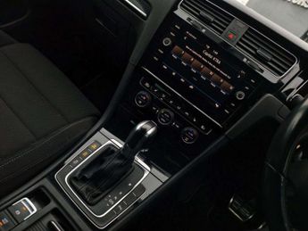 Volkswagen GOLF 2.0 TSI R Hatchback 5dr Petrol DSG 4Motion Euro 6 (s/s) (300 ps)