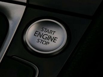 Volkswagen GOLF 2.0 TSI R Hatchback 5dr Petrol DSG 4Motion Euro 6 (s/s) (300 ps)