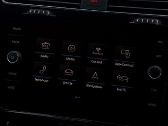 Volkswagen GOLF 2.0 TSI R Hatchback 5dr Petrol DSG 4Motion Euro 6 (s/s) (300 ps)