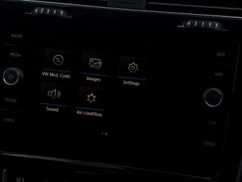 Volkswagen GOLF 2.0 TSI R Hatchback 5dr Petrol DSG 4Motion Euro 6 (s/s) (300 ps)