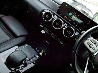 Mercedes-Benz CLA 2.0 CLA220d AMG Line Shooting Brake 5dr Diesel 8G-DCT Euro 6 (s/