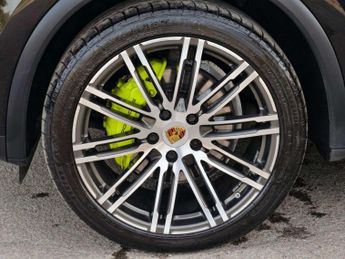 Porsche CAYENNE 3.0 V6 E-Hybrid S SUV 5dr Petrol Plug-in Hybrid TiptronicS 4WD E