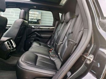 Porsche CAYENNE 3.0 V6 E-Hybrid S SUV 5dr Petrol Plug-in Hybrid TiptronicS 4WD E