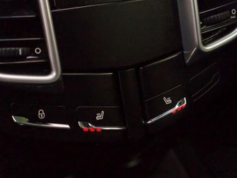 Porsche CAYENNE 3.0 V6 E-Hybrid S SUV 5dr Petrol Plug-in Hybrid TiptronicS 4WD E