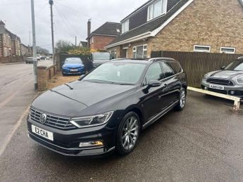 VOLKSWAGEN PASSAT 1.4 Passat R-Line TSi Semi-Auto 5dr
