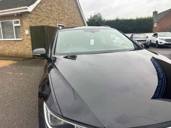 VOLKSWAGEN PASSAT 1.4 Passat R-Line TSi Semi-Auto 5dr