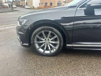 VOLKSWAGEN PASSAT 1.4 Passat R-Line TSi Semi-Auto 5dr