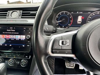 VOLKSWAGEN PASSAT 1.4 Passat R-Line TSi Semi-Auto 5dr