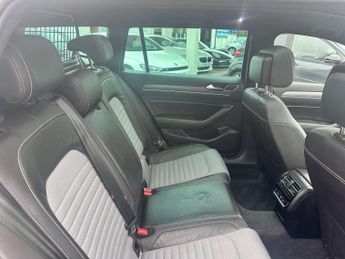 VOLKSWAGEN PASSAT 1.4 Passat R-Line TSi Semi-Auto 5dr