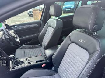 VOLKSWAGEN PASSAT 1.4 Passat R-Line TSi Semi-Auto 5dr