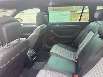 VOLKSWAGEN PASSAT 1.4 Passat R-Line TSi Semi-Auto 5dr