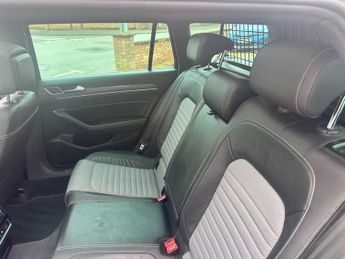 VOLKSWAGEN PASSAT 1.4 Passat R-Line TSi Semi-Auto 5dr
