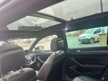 VOLKSWAGEN PASSAT 1.4 Passat R-Line TSi Semi-Auto 5dr