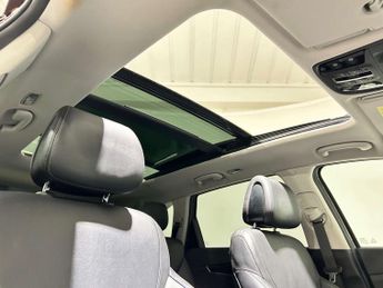 Kia SORENTO 2.2 Sorento KX-3 CRDi ISG 4x4 Auto 4WD 5dr