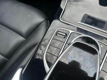 MERCEDES-BENZ C-CLASS 2.1 C220 Sport Bluetec Auto 4dr