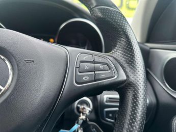 MERCEDES-BENZ C-CLASS 2.1 C220 Sport Bluetec Auto 4dr